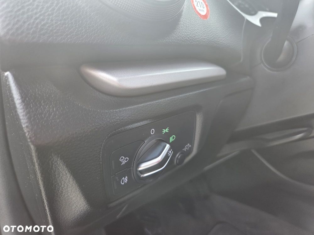 Audi A3 Sportback 2.0 TDI Ambiente - 12