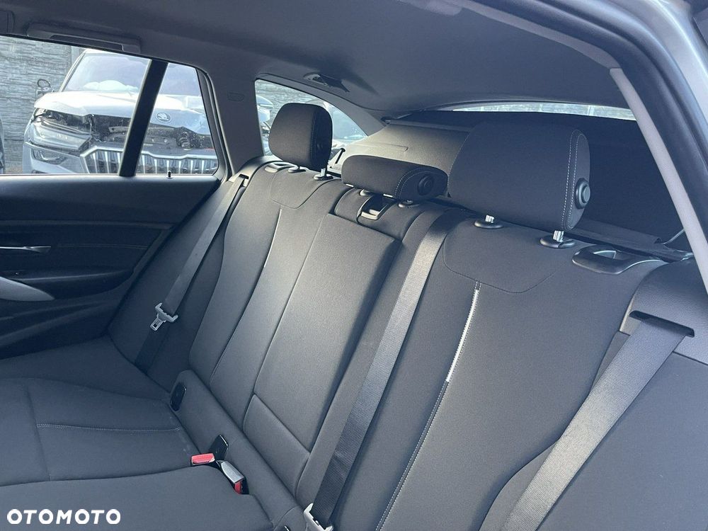 BMW Seria 3 318d xDrive Sport Line - 10