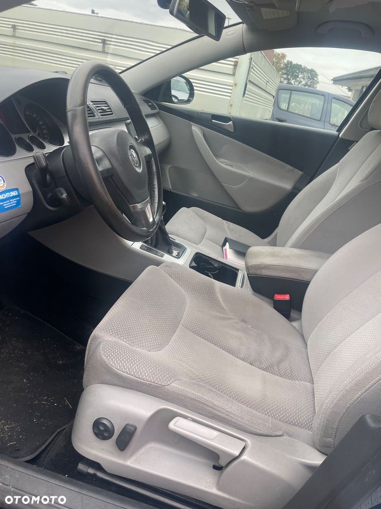Volkswagen Passat 2.0 TDI Comfortline - 4