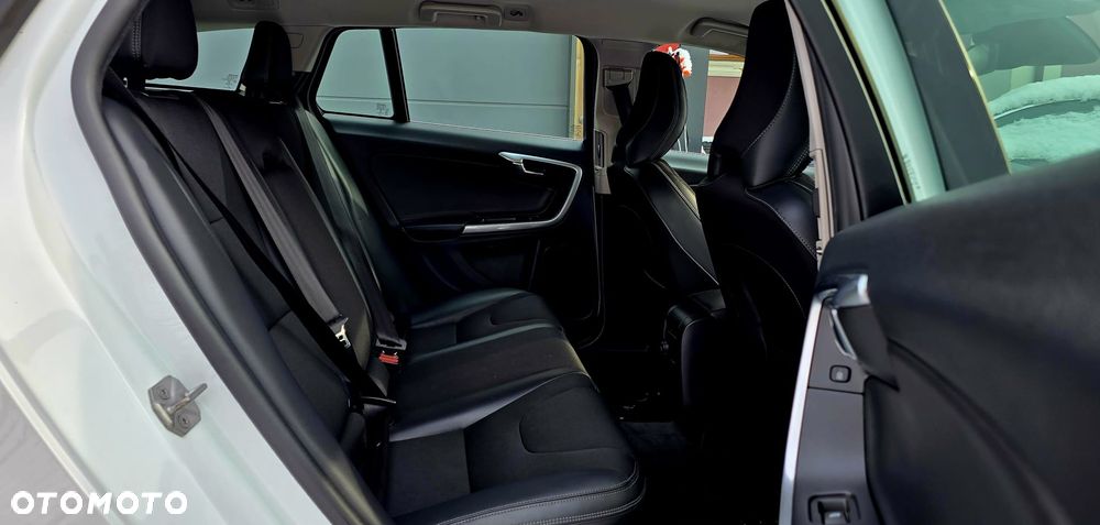 Volvo V60 T3 Momentum - 22