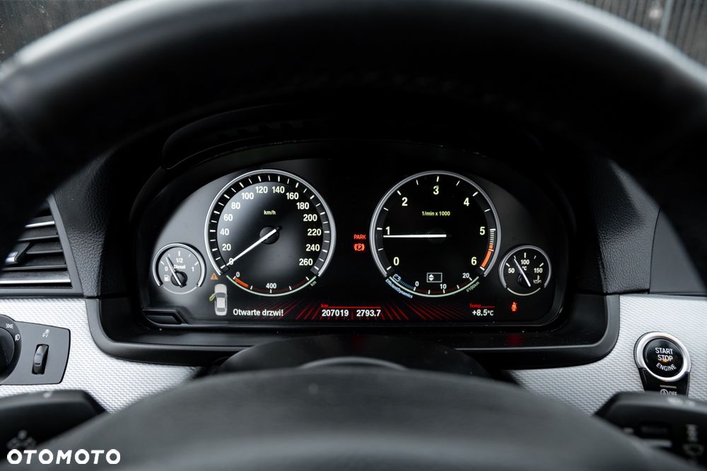 BMW Seria 5 ver-xdrive20d - 28