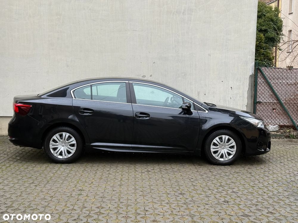 Toyota Avensis 1.6 Active - 6