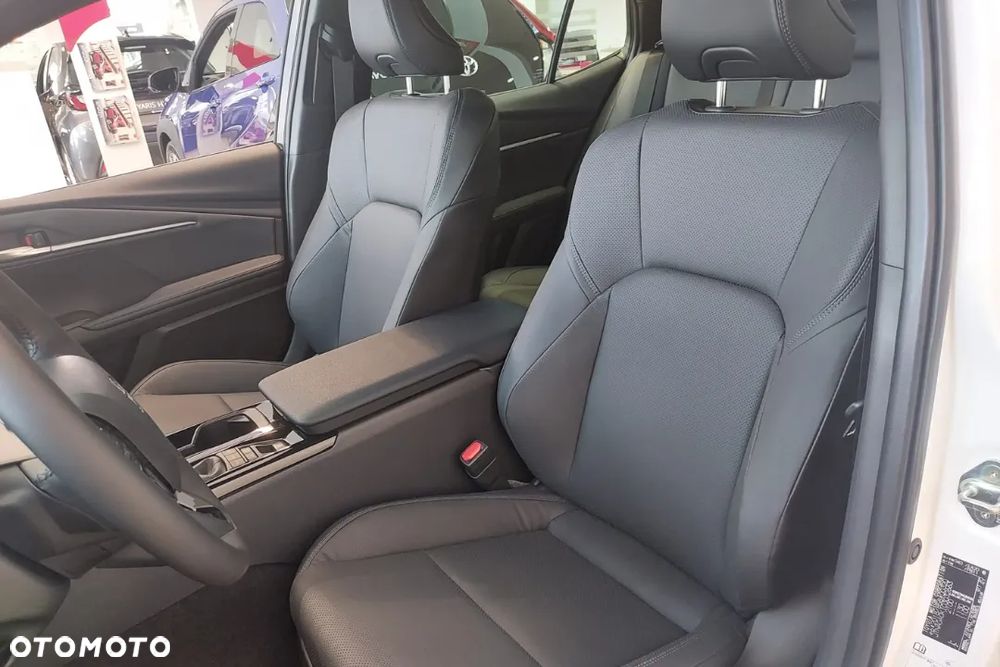 Toyota Camry - 10