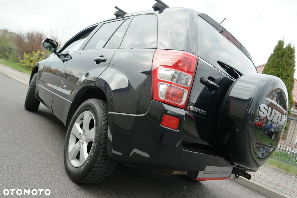 Suzuki Grand Vitara 2.4 De Luxe - 37