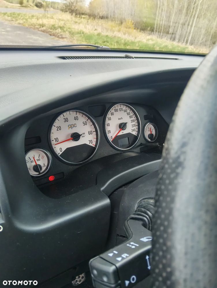 Opel Zafira - 9