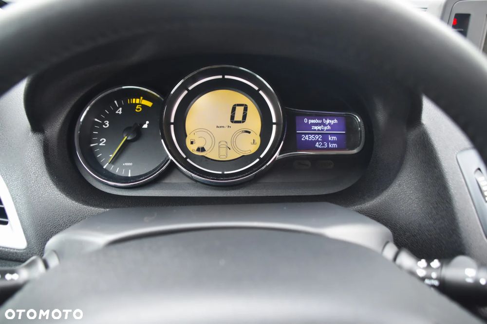 Renault Megane 1.9 dCi Privilege - 16