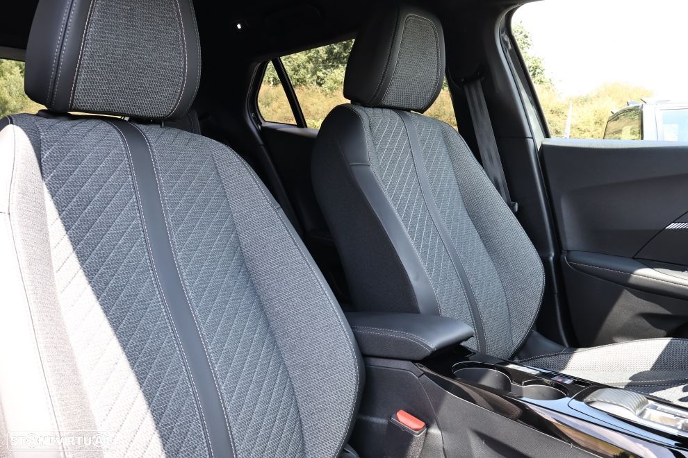 Peugeot 2008 1.2 Hybrid Allure e-DCS6 - 11