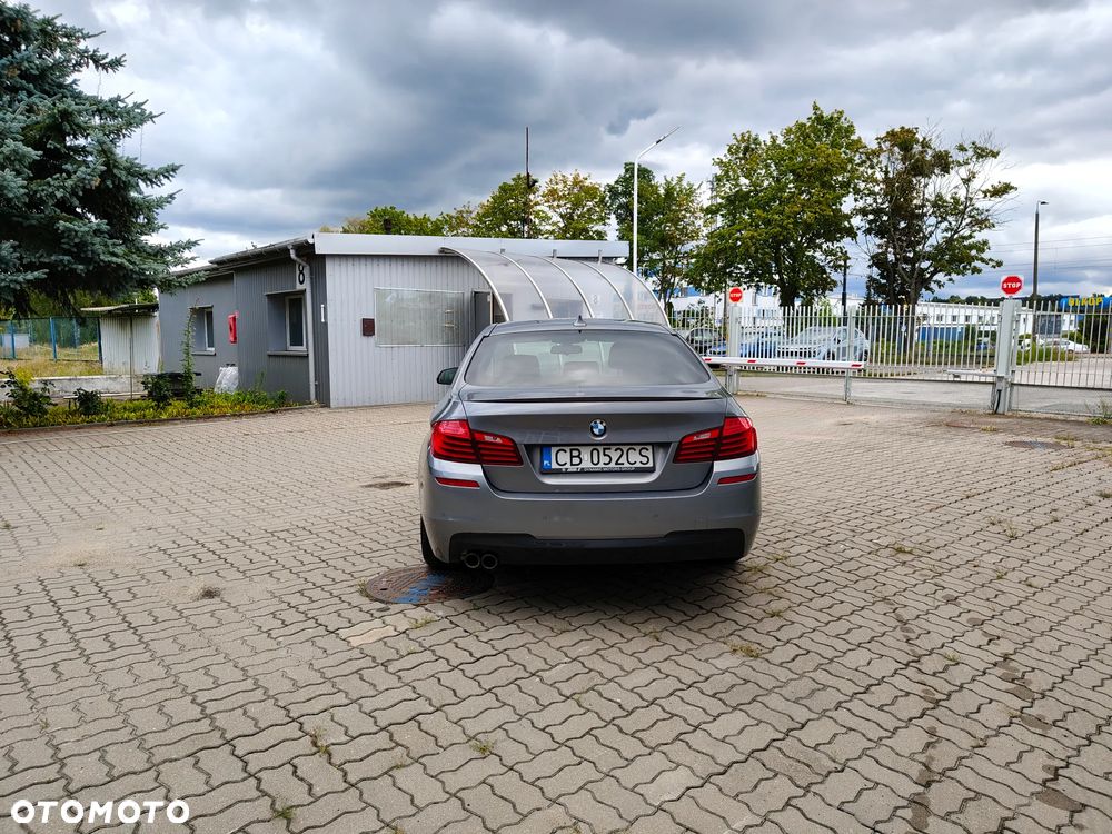 BMW Seria 5 525d xDrive - 3