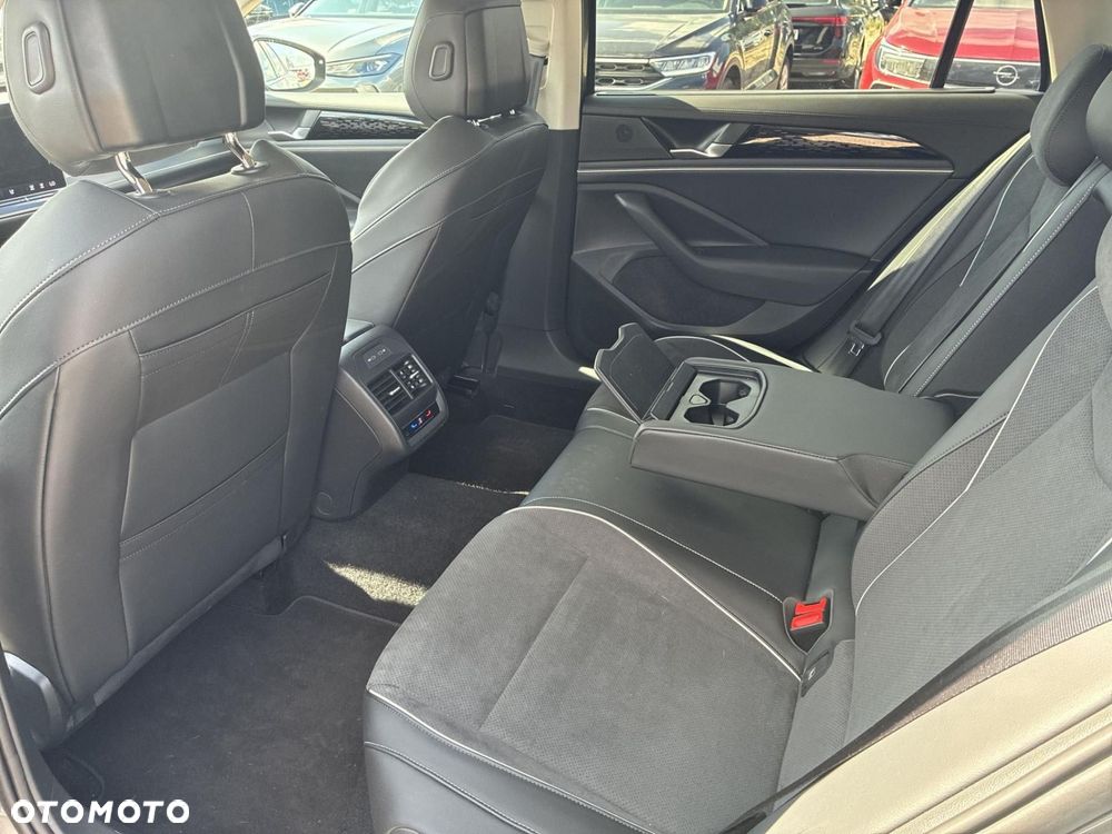 Volkswagen Passat - 14