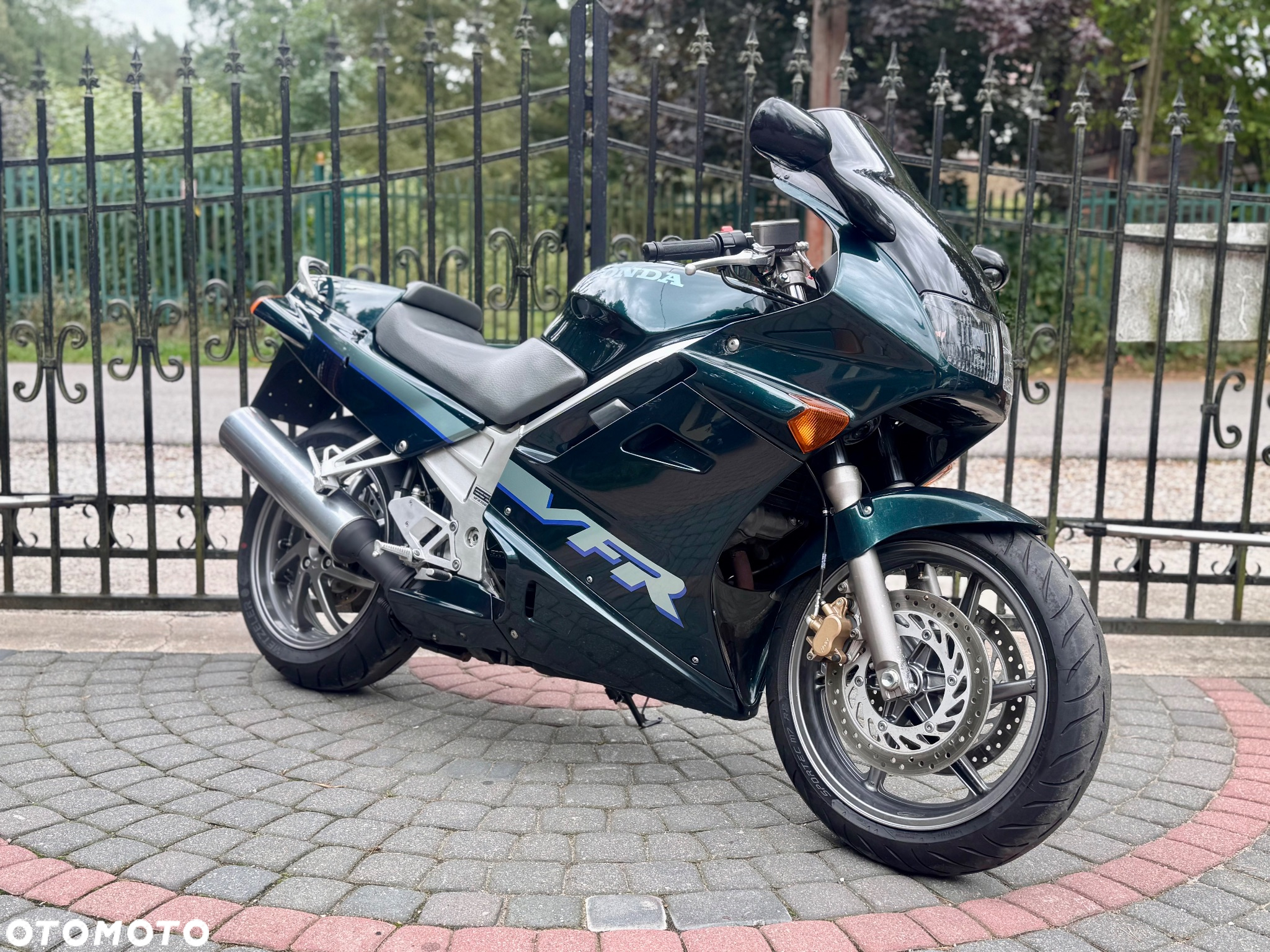 Honda VFR - 2