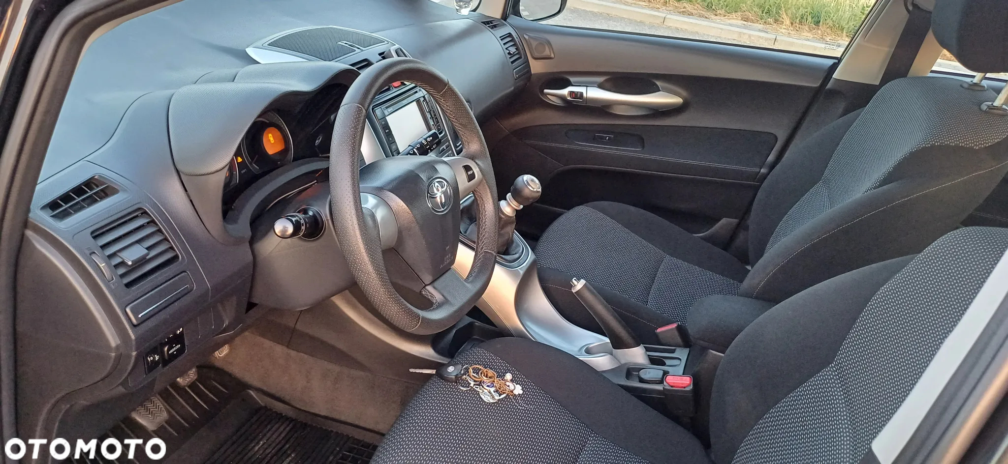 Toyota Auris 1.4 D-4D - 12