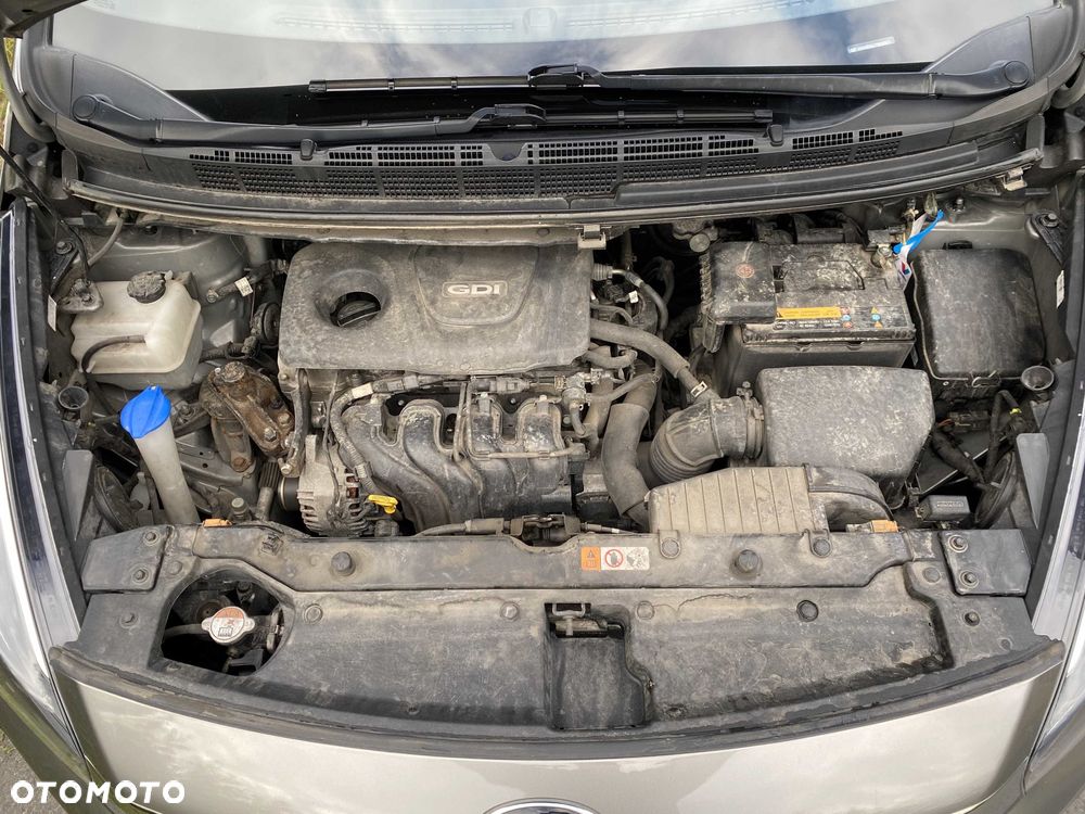 Kia Carens 1.6 GDI L 7os - 26