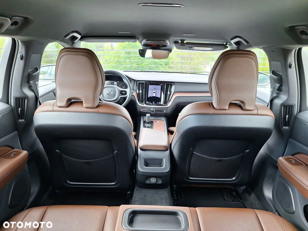 Volvo V60 Cross Country Pro B5 B AWD - 14