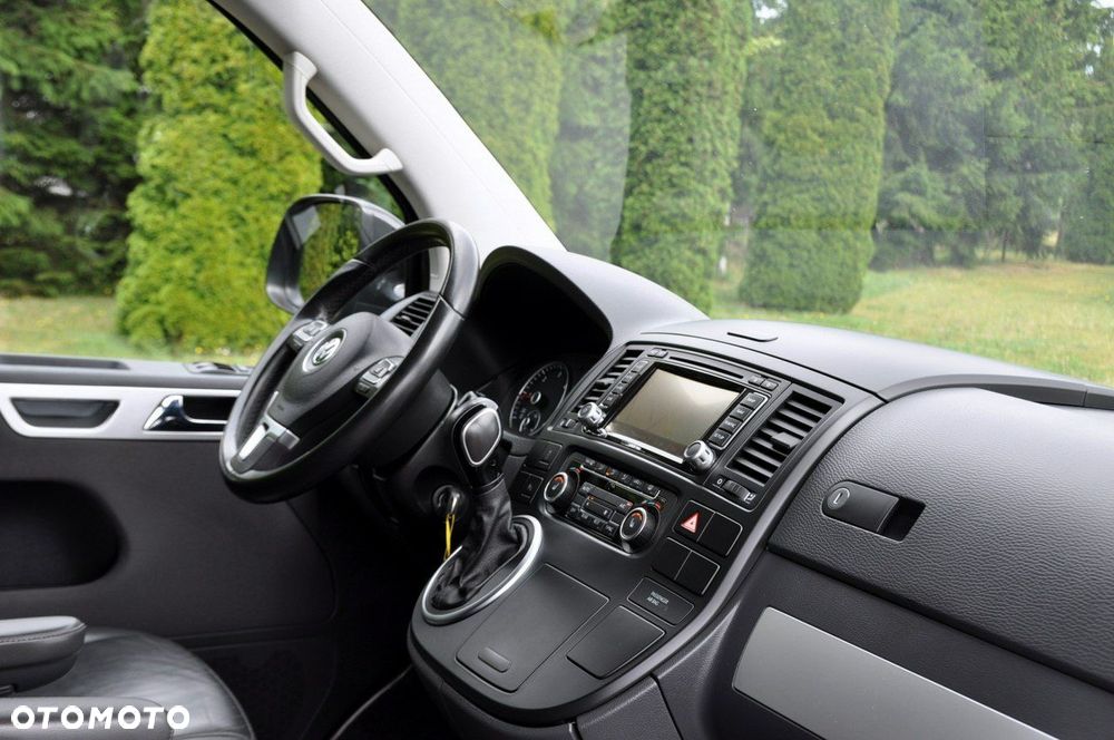 Volkswagen Multivan - 18