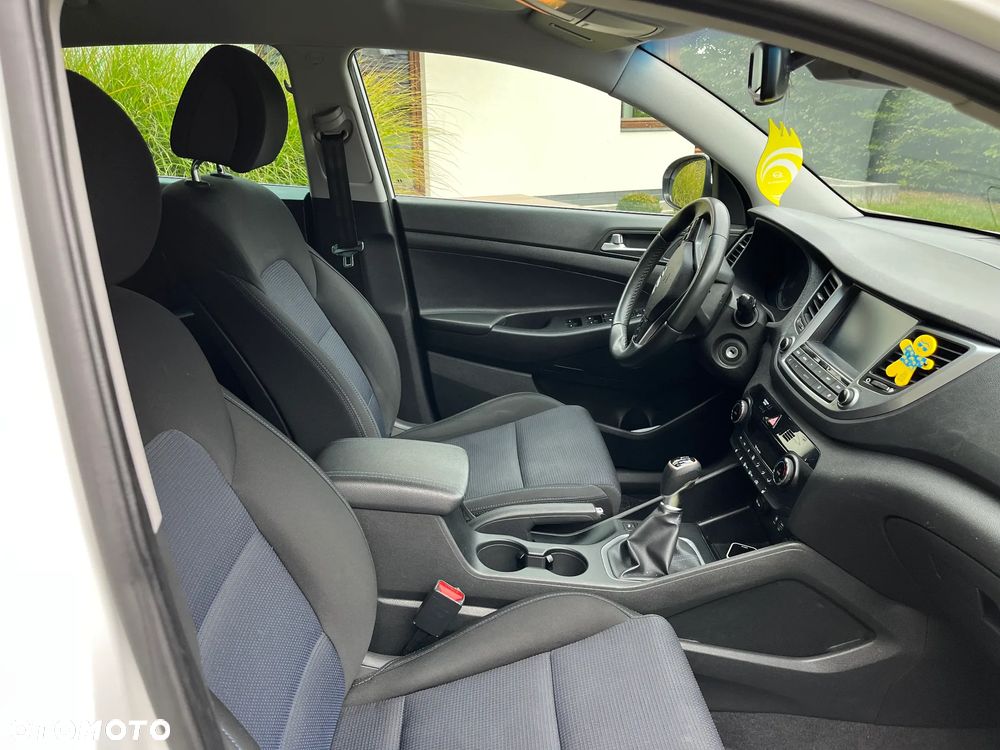 Hyundai Tucson 1.7 CRDI BlueDrive Style 2WD - 11