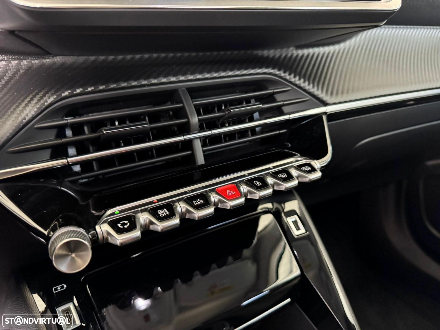 Peugeot 2008 1.2 PureTech Allure - 19
