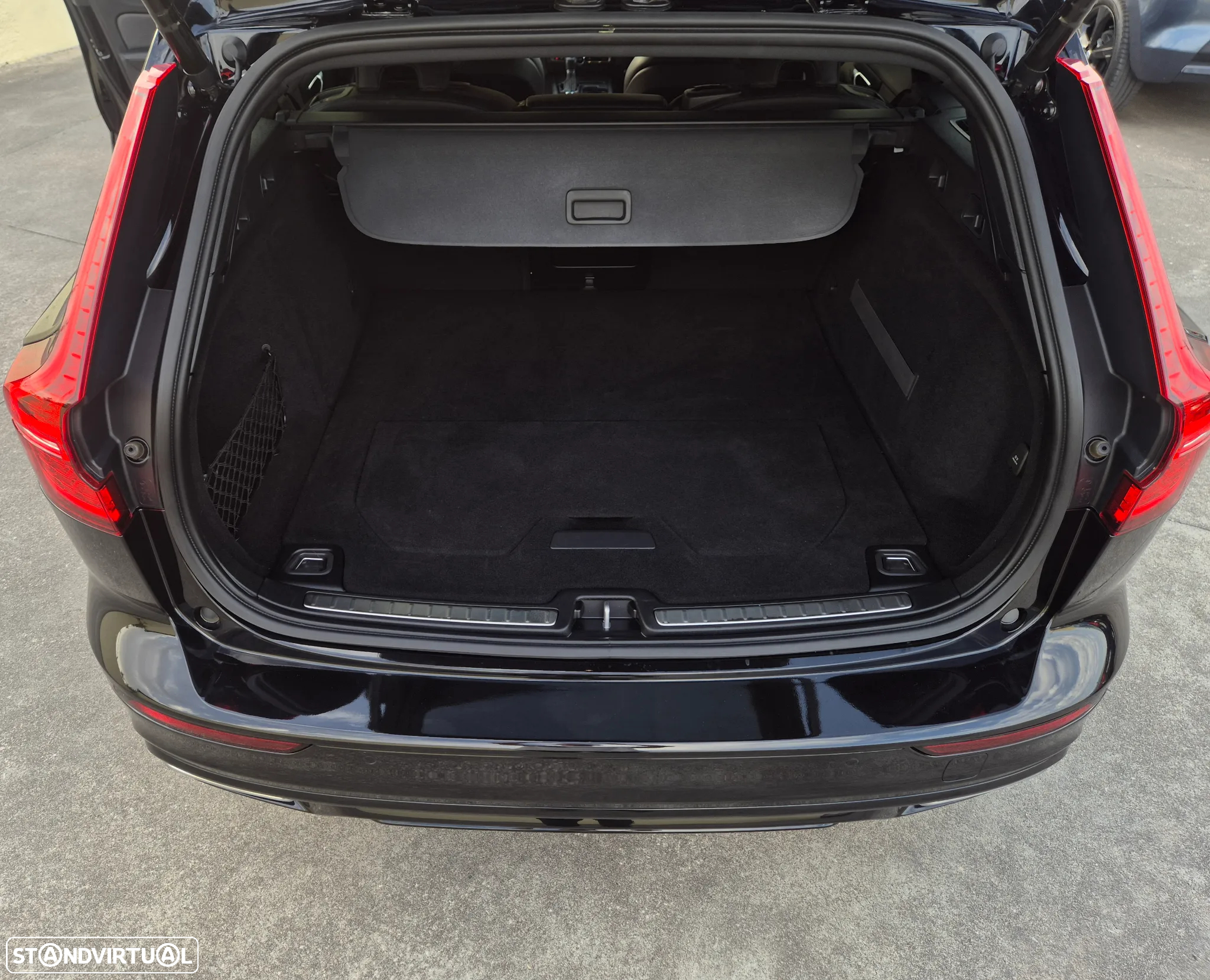 Volvo V60 2.0 D4 R-Design Geartronic - 8