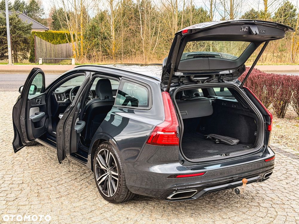 Volvo V60 T8 AWD Twin Engine Geartronic R-Design - 21