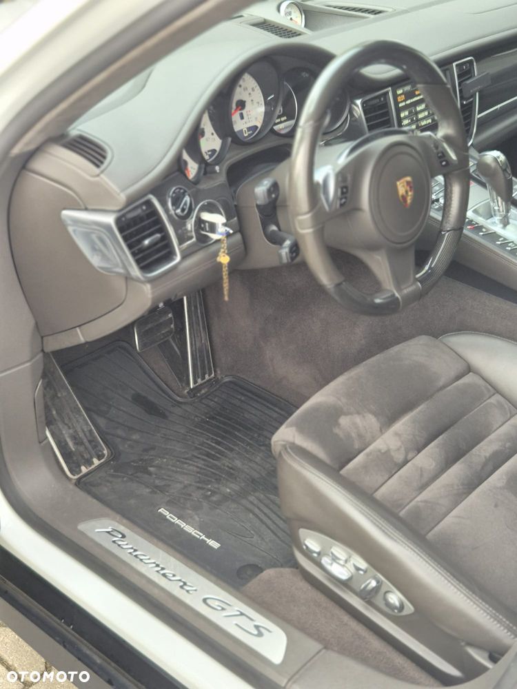 Porsche Panamera GTS PDK - 21