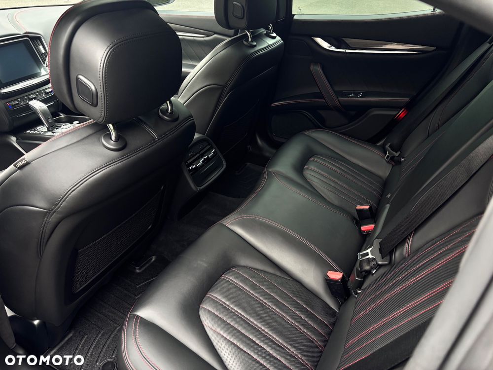 Maserati Ghibli S - 19