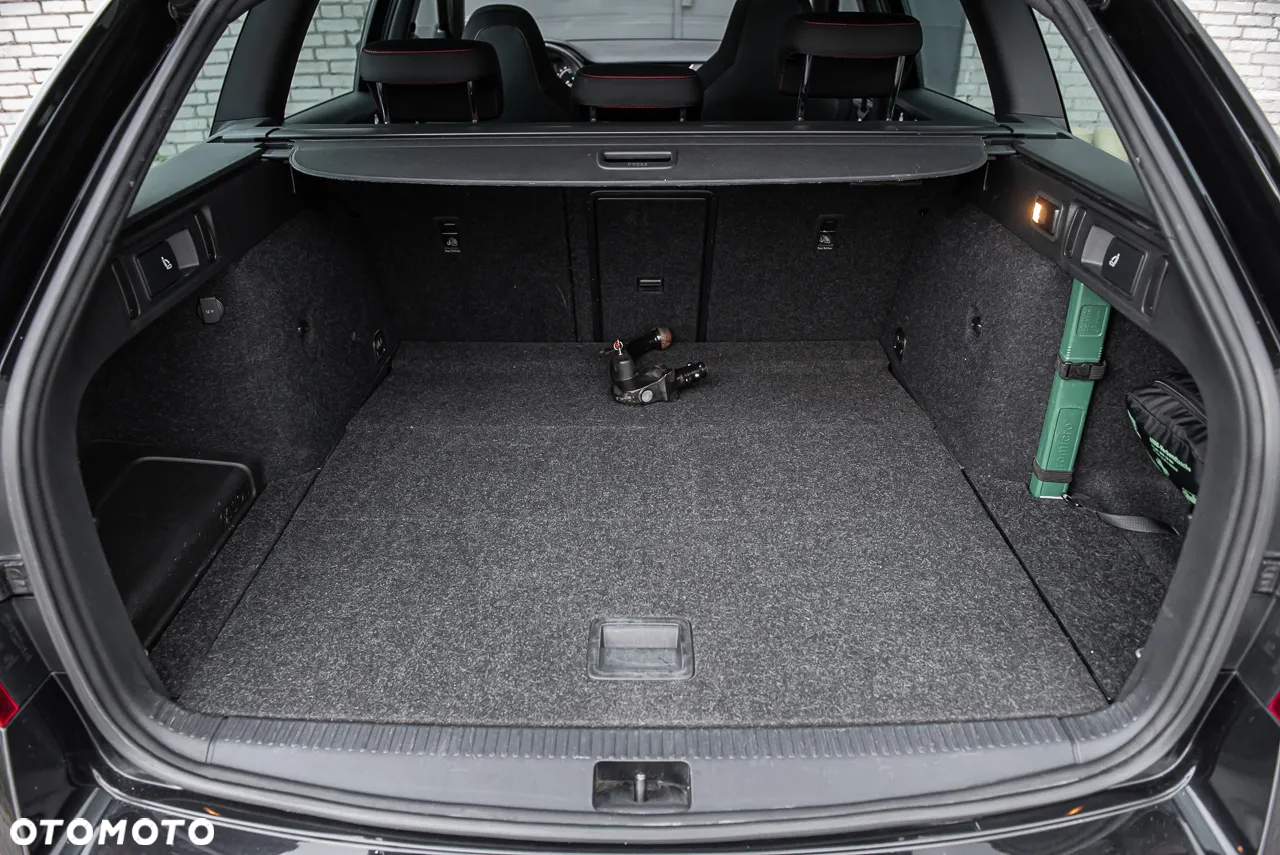 Skoda Octavia Combi 2.0 TDI 4x4 DSG RS - 40