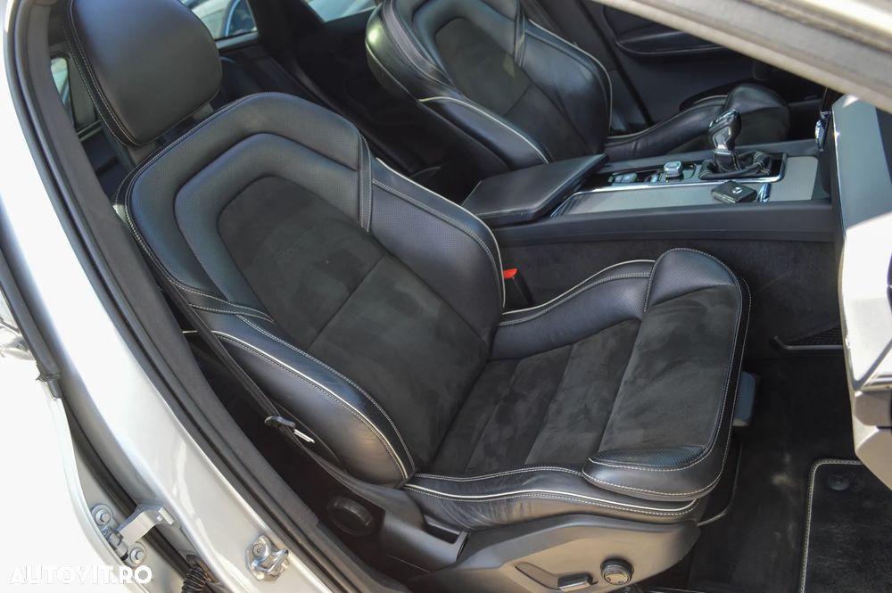 Volvo XC 60 D5 AWD R-Design - 34
