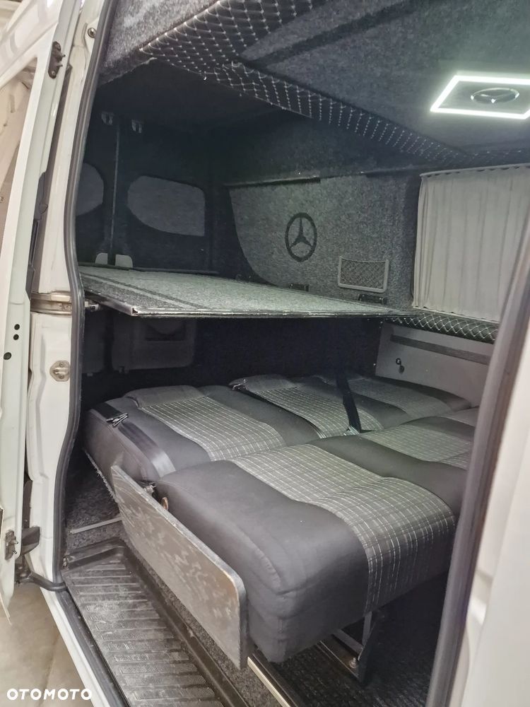 Mercedes-Benz Sprinter - 13