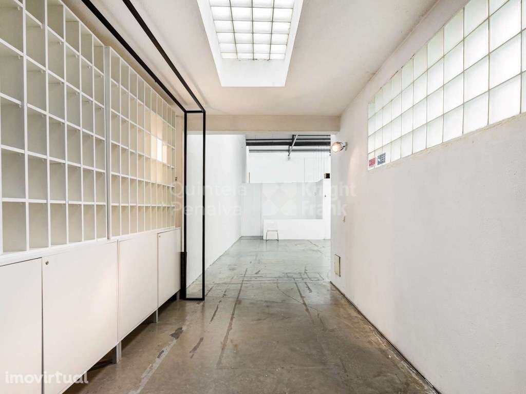 Armazém para arrendamento junto à Avenida da Liberdade - Grande imagem: 2/24