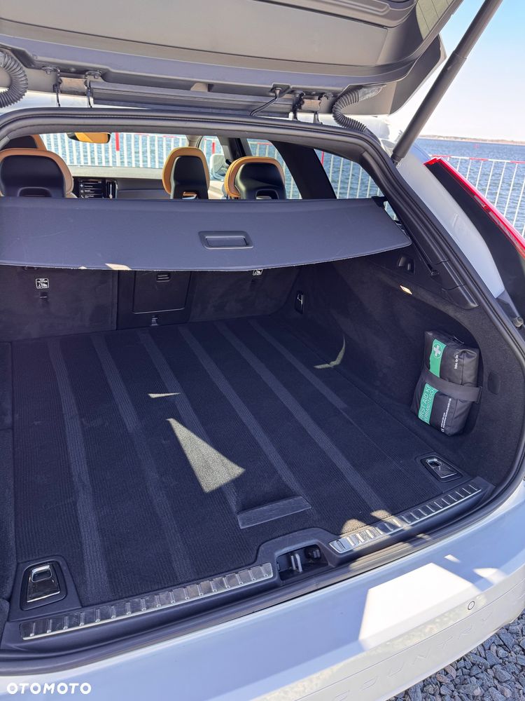 Volvo V90 Cross Country D5 AWD - 11