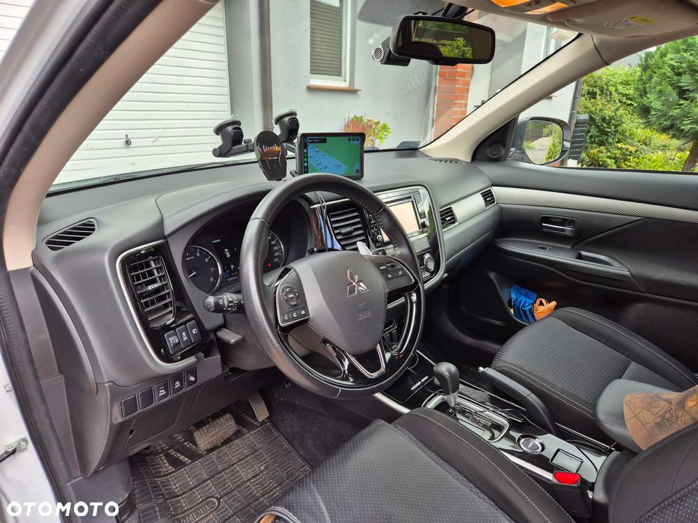 Mitsubishi Outlander 2.0 Intense 4WD CVT - 9