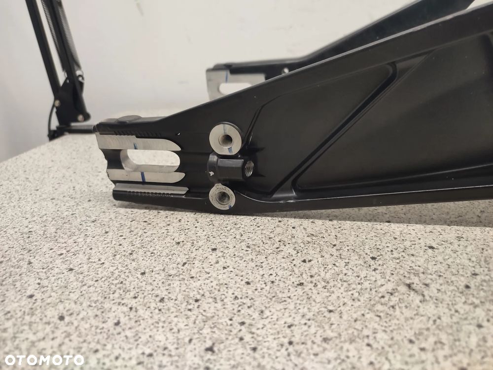 Wahacz KTM 125 390 Duke 24- - 14