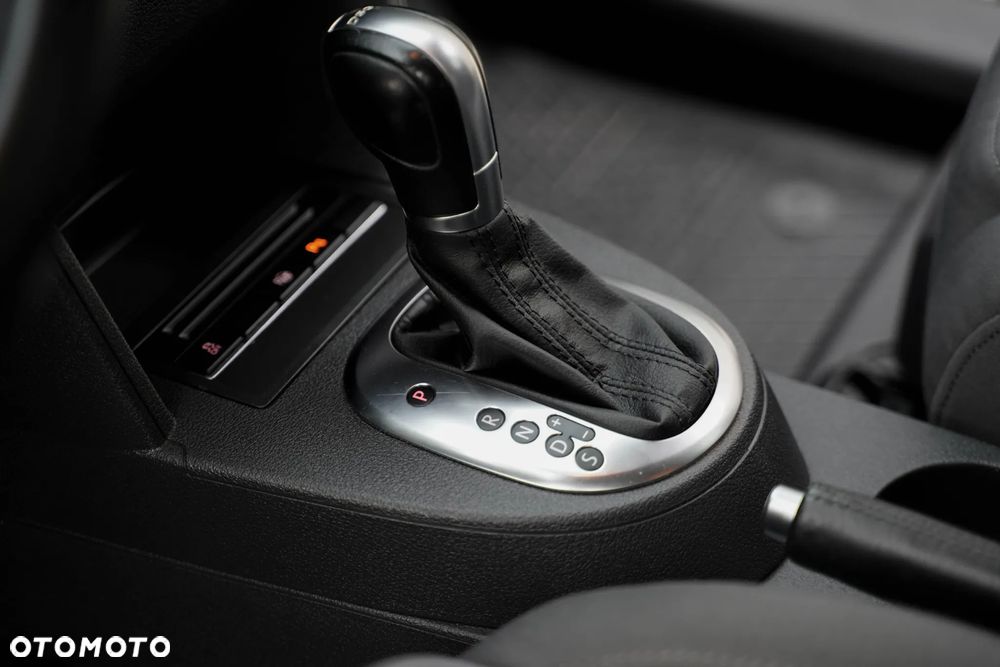 Volkswagen Touran 2.0 TDI DPF DSG R-Line Edition - 23