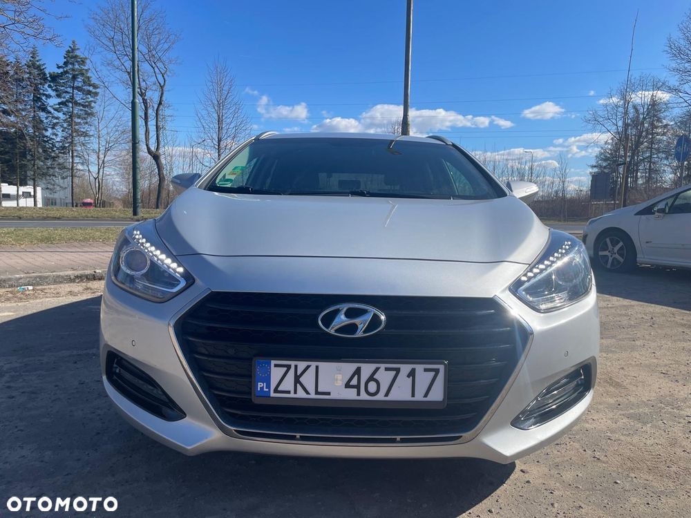Hyundai i40 Kombi blue 1.6 Trend - 6