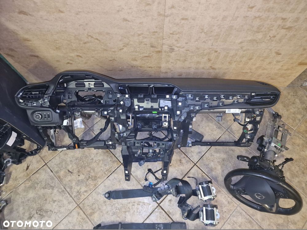 konsola airbag pasy komplet opel corsa f 2022 rok demontaż - 6