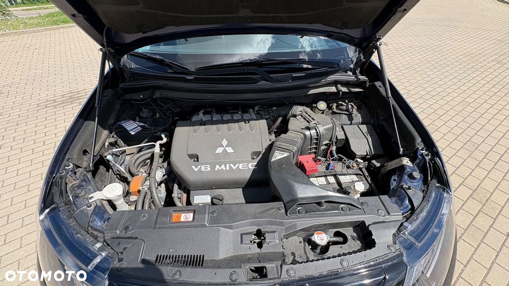 Mitsubishi Outlander - 22