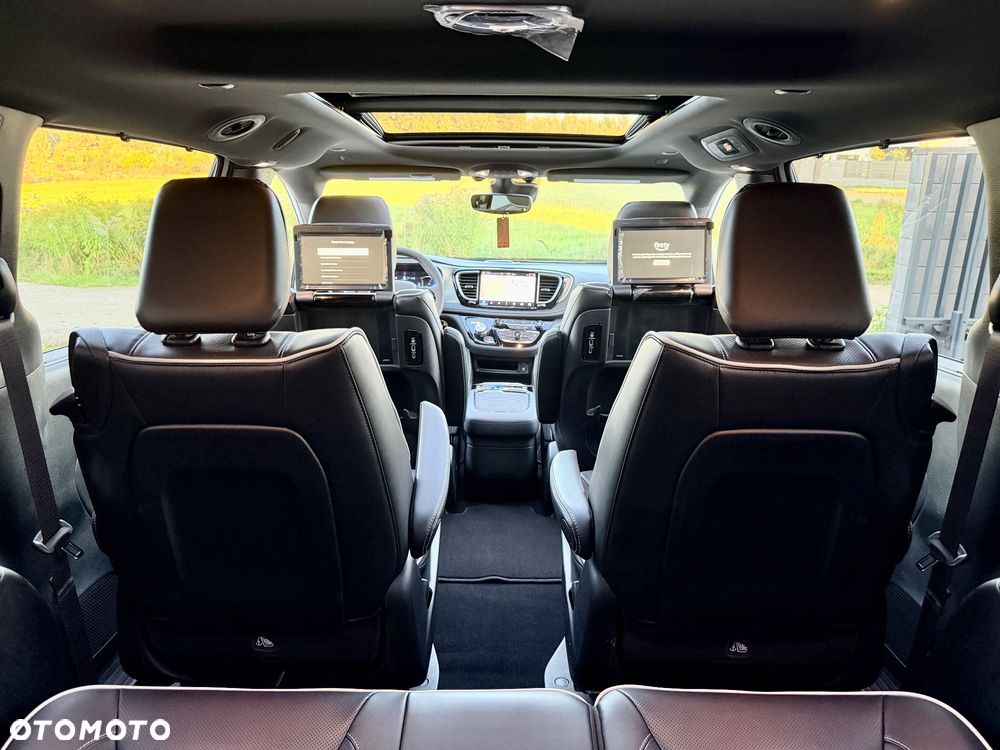 Chrysler Pacifica - 37