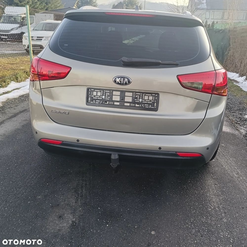 Kia Ceed 1.6 GDI Dream-Team Edition - 10