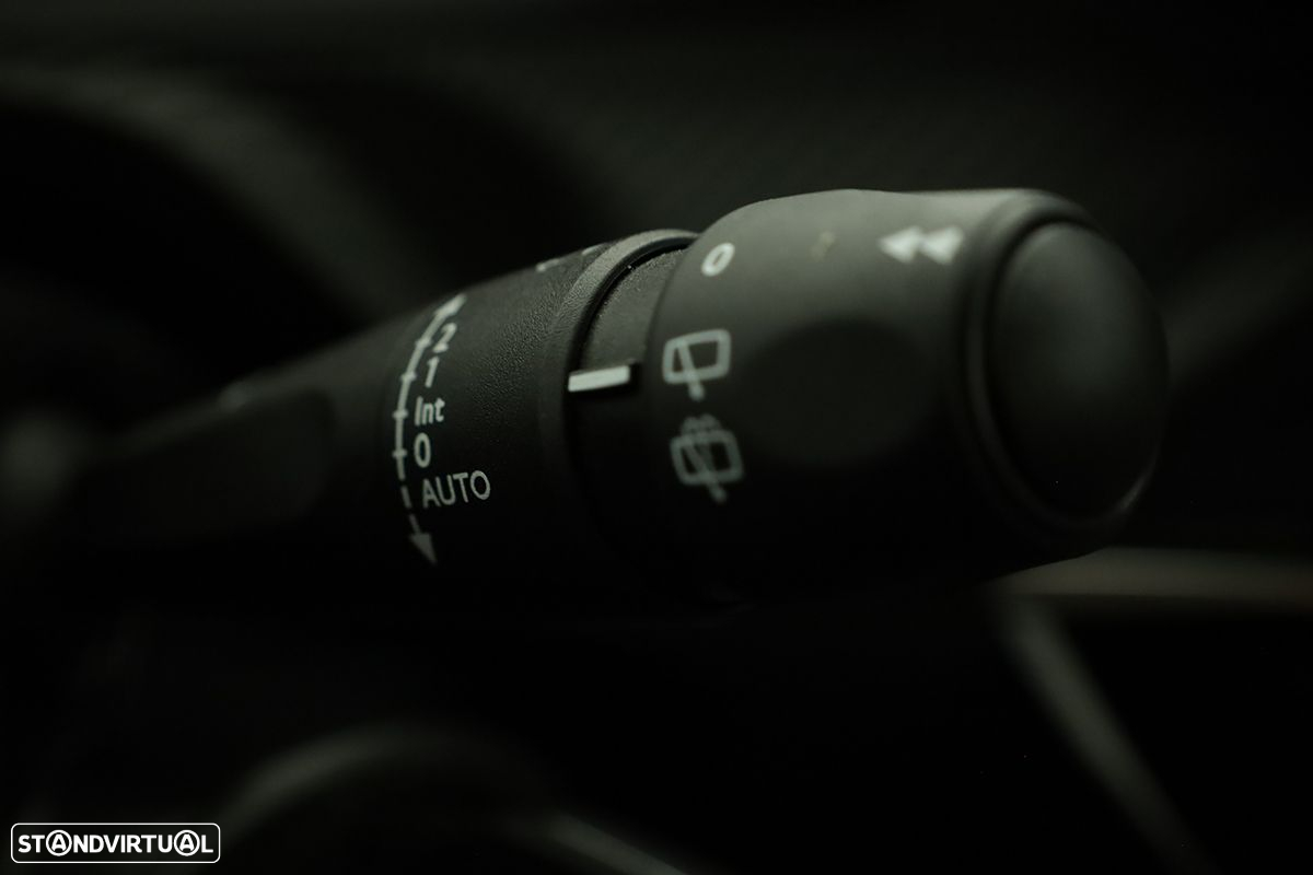 Peugeot 2008 1.2 PureTech Allure - 19
