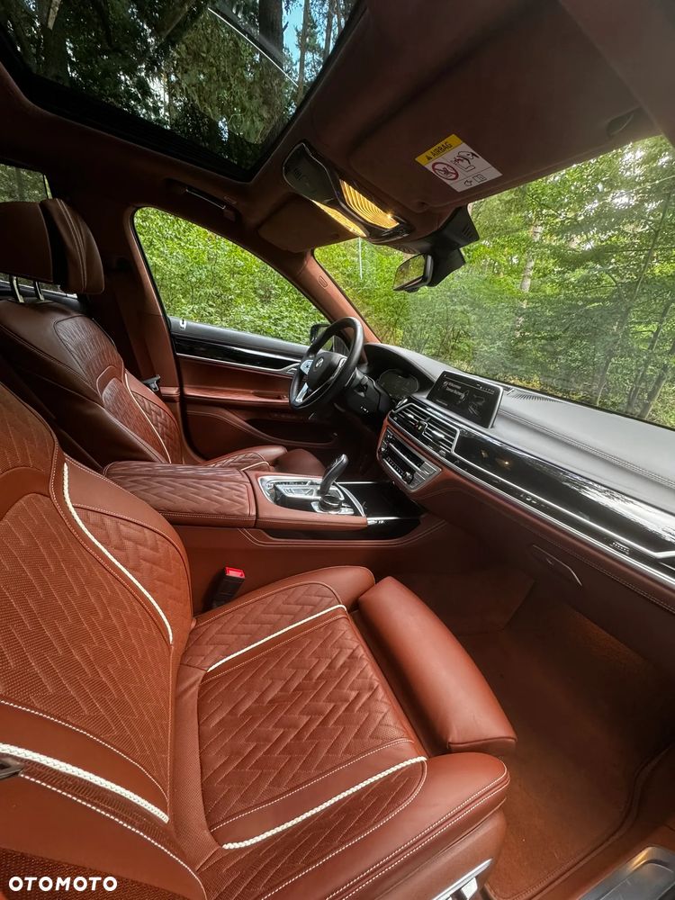 BMW Seria 7 745e - 12