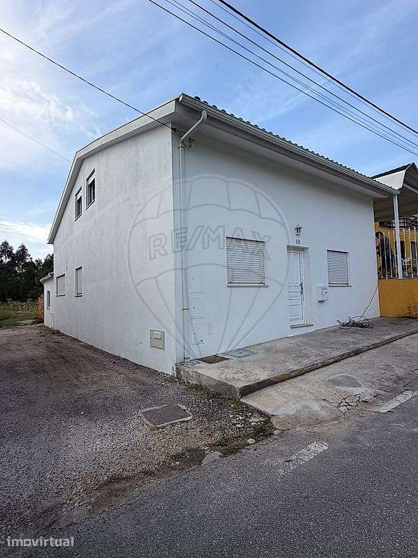 Moradia T2 para venda - Grande imagem: 2/5