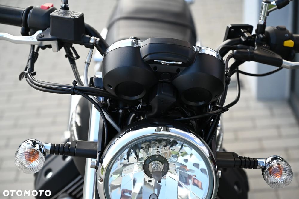 Moto Guzzi V7 - 25