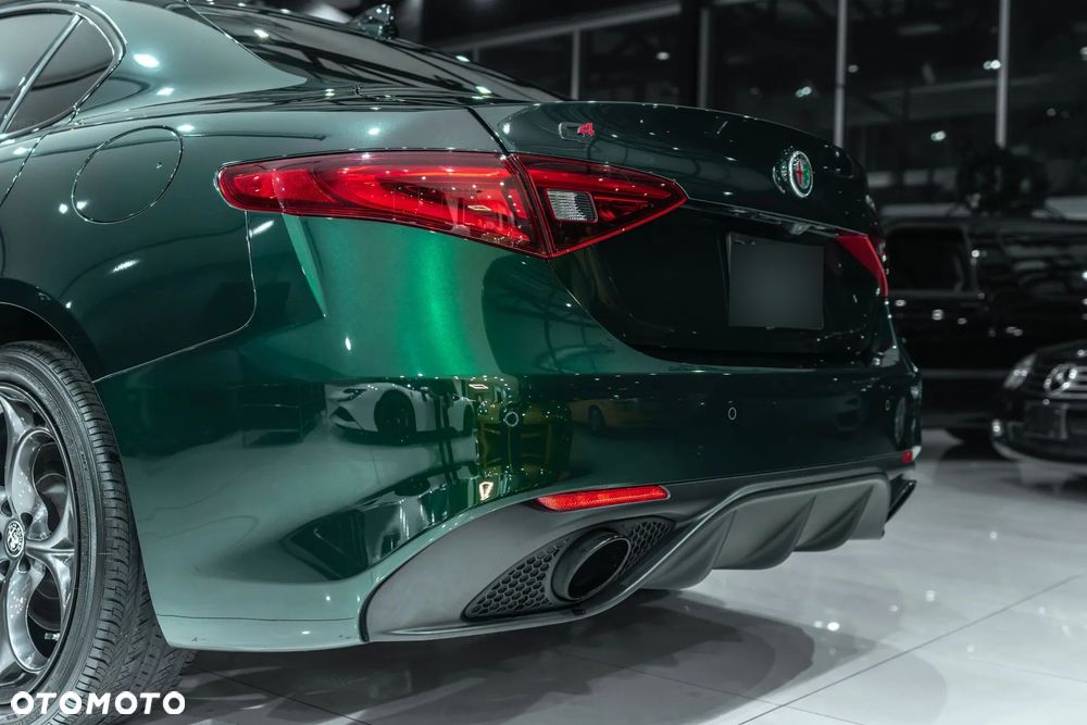 Alfa Romeo Giulia 2.0 Turbo 16V AT8-Q4 Veloce - 15