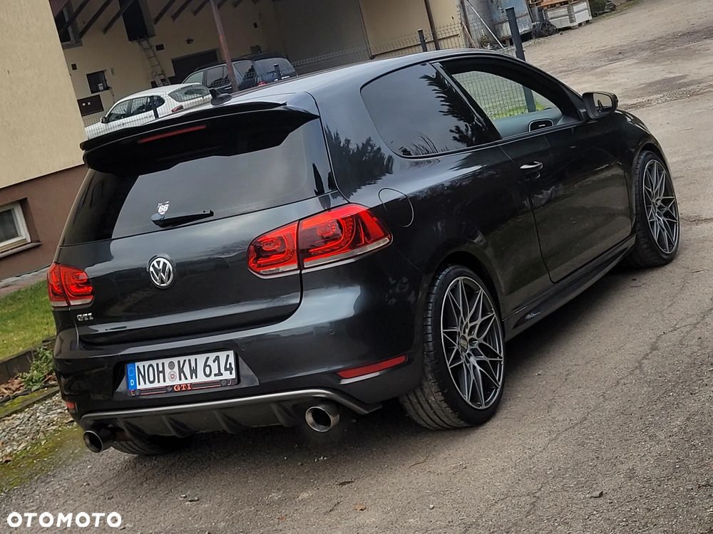 Volkswagen Golf 2.0 GTI - 11
