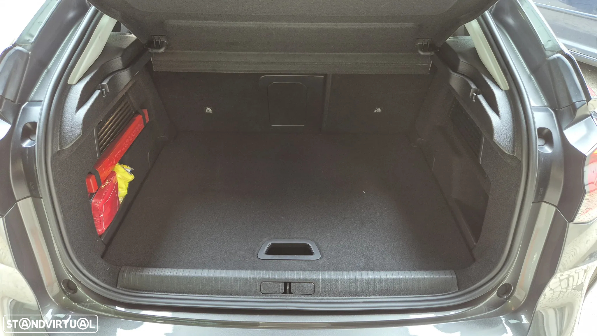 Citroën C4 PureTech 130 Stop&Start EAT8 SHINE - 37