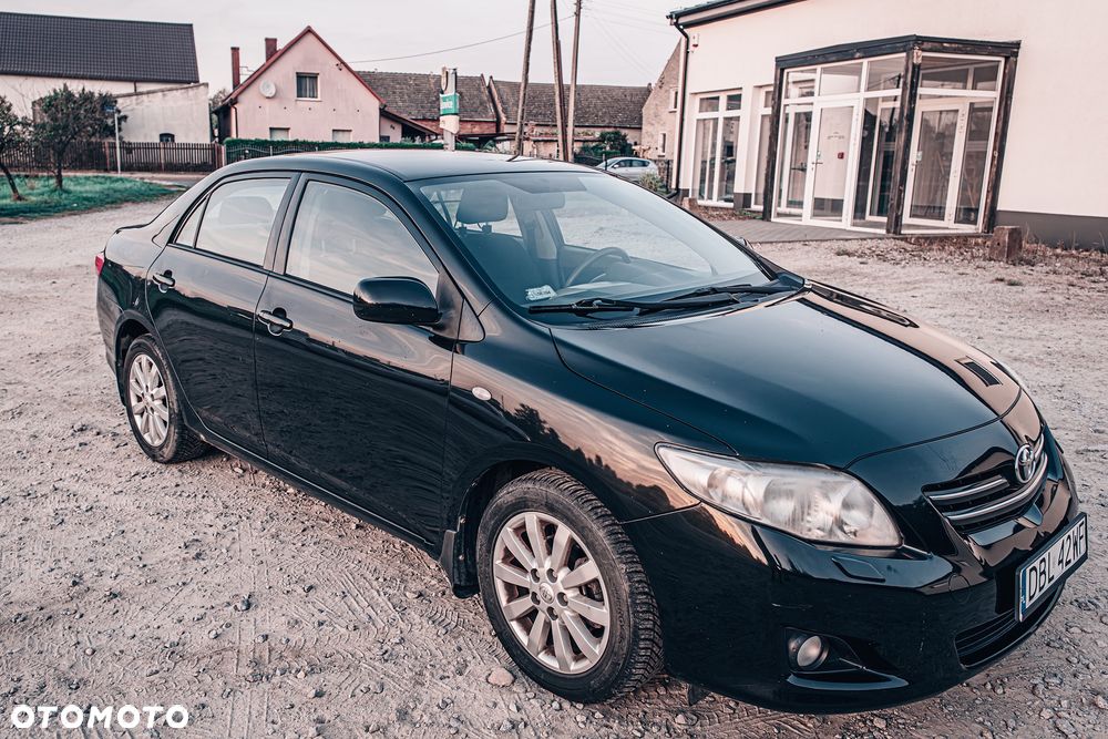 Toyota Corolla - 1