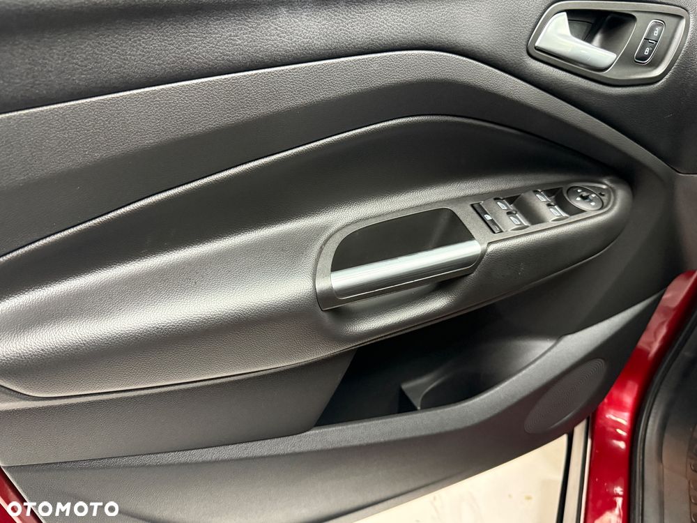 Ford Kuga 1.5 EcoBoost 2x4 Titanium - 11