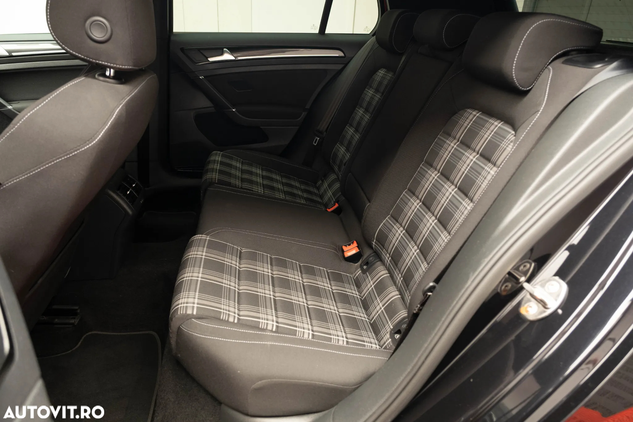 Volkswagen Golf 2.0 TDI DSG GTD - 23