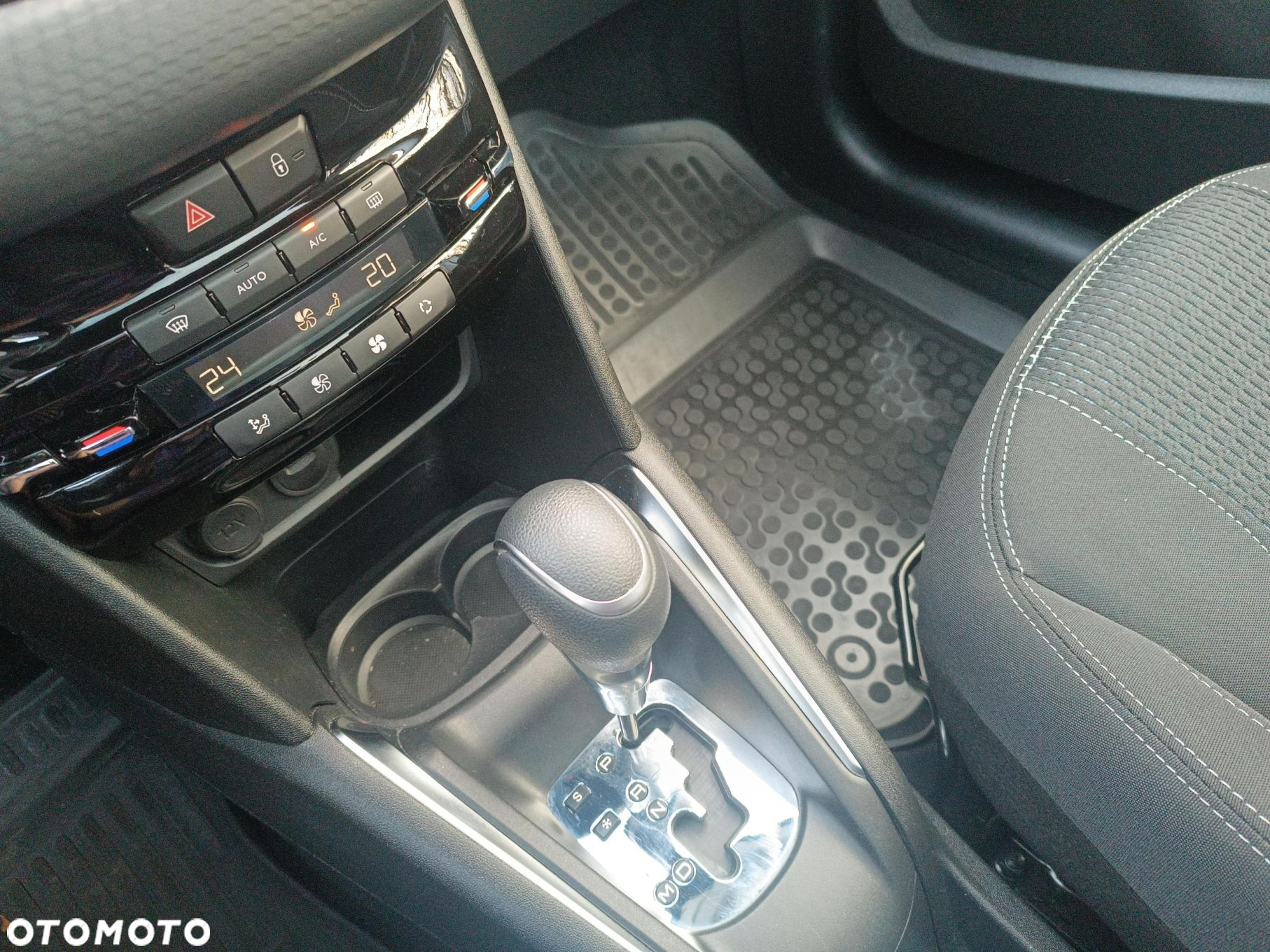 Peugeot 208 1.2 PureTech GPF Allure S&S EAT6 - 15