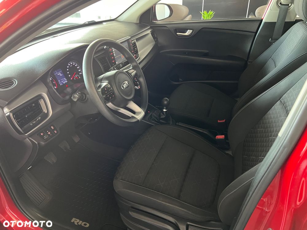 Kia Rio - 10
