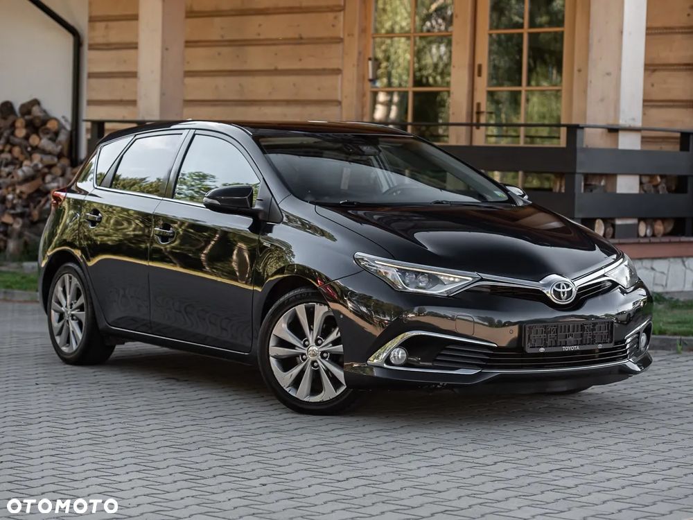 Toyota Auris 1.6 D-4D Design Edition - 2